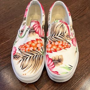 NWOT Vans Classic Slip On Hawaiian Print 🌺